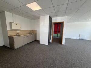 Location Bureaux à Le Rheu de 64m² - Réf. n°3887 - PHOTO7_3887_1756390253.jpg