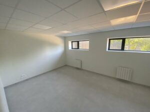 Location Entrepôt – Local d&rsquo;activité à Pacé de 356m² - Réf. n°4339 - PHOTO7_4339_1783441344.jpg