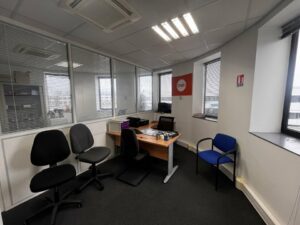 Location Bureaux à SAINT GREGOIRE de 85m² - Réf. n°4557 - PHOTO7_4557_1742806134.jpg