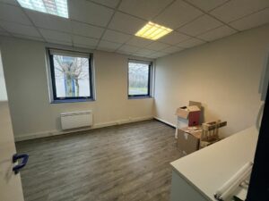 Vente Bureaux à SAINT GREGOIRE de 115m² - Réf. n°4775 - PHOTO7_4775_1770737522.jpg