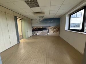 Vente Bureaux à SAINT GREGOIRE de 1500m² - Réf. n°3918 - PHOTO8_3918_1702308050.jpg