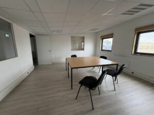 Location Bureaux à LA CHAPELLE DES FOUGERETZ de 470m² - Réf. n°4689 - PHOTO9_4689_1760367933.jpg