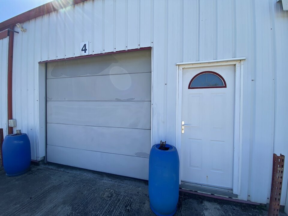 Location Entrepôt – Local d&rsquo;activité à Chevaigné de 64m² - Réf. n°3508 - PHOTO1_3508_1788789429.jpg