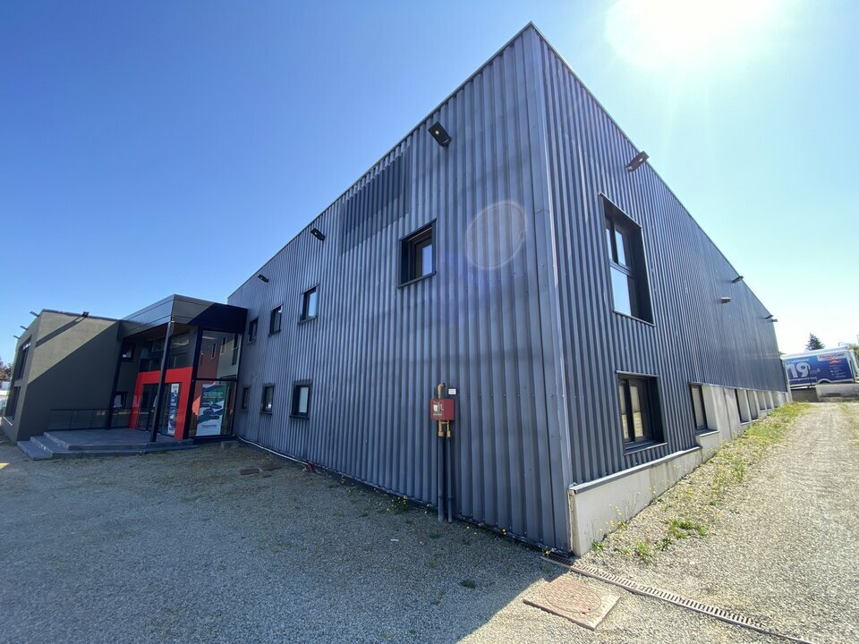 Location Entrepôt – Local d&rsquo;activité à Cesson-Sévigné de 600m² - Réf. n°352 - PHOTO1_352_1785335776.jpg