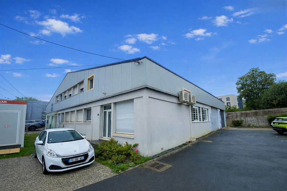 Location Entrepôt – Local d&rsquo;activité à Rennes de 910m² - Réf. n°365 - PHOTO1_365_1788960692.jpg