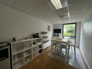 Location Entrepôt – Local d&rsquo;activité à SAINT-JACQUES-DE-LA-LANDE de 711m² - Réf. n°4877 - PHOTO2_4877_1784542535.jpg