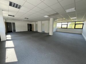 Location Bureaux à VERN SUR SEICHE de 1372m² - Réf. n°4599 - PHOTO5_4599_1750941539.jpg