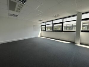 Location Bureaux à VERN SUR SEICHE de 1372m² - Réf. n°4599 - PHOTO6_4599_1750941540.jpg