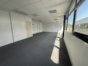 Location Bureaux à VERN SUR SEICHE de 1372m² - Réf. n°4599 - PHOTO7_4599_1750941540.jpg