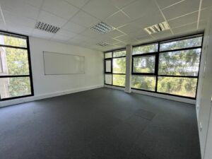 Location Bureaux à VERN SUR SEICHE de 1372m² - Réf. n°4599 - PHOTO8_4599_1750941541.jpg