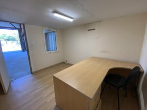 Location Entrepôt – Local d&rsquo;activité à Chevaigné de 75m² - Réf. n°3509 - PHOTO9_3509_1788788884.jpg