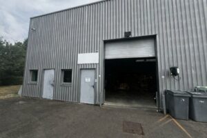Location Entrepôt – Local d&rsquo;activité à SAINT-JACQUES-DE-LA-LANDE de 711m² - Réf. n°4877 - PHOTO9_4877_1784542753.jpg