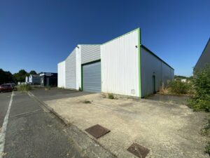 Location Entrepôt – Local d&rsquo;activité à SAINT-JACQUES-DE-LA-LANDE de 500m² - Réf. n°4869 - PHOTO1_4869_1784190701.jpg